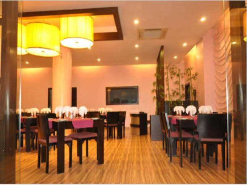 琥珀酒店 Rudrapur 外观 照片